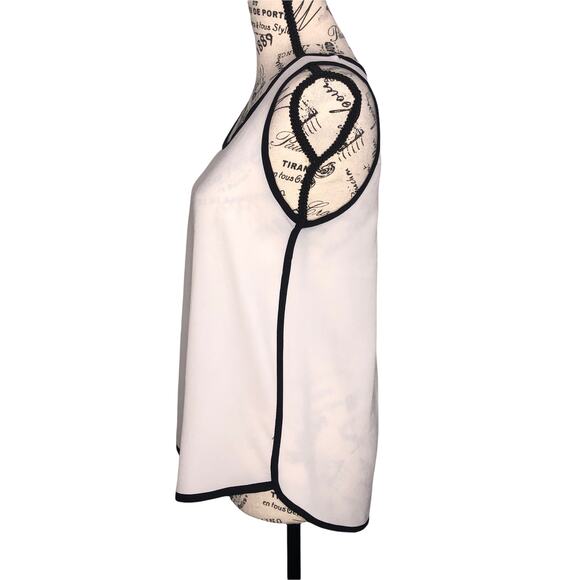 Papermoon SMALL PETITE Lemuel Solid Trim Detail Blouse - Stitch Fix Crepe Top - Picture 3 of 7